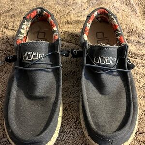 Hey Dudes men’s shoes size 9